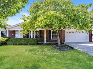 658 Coachway Ln, Hazelwood, MO 63042