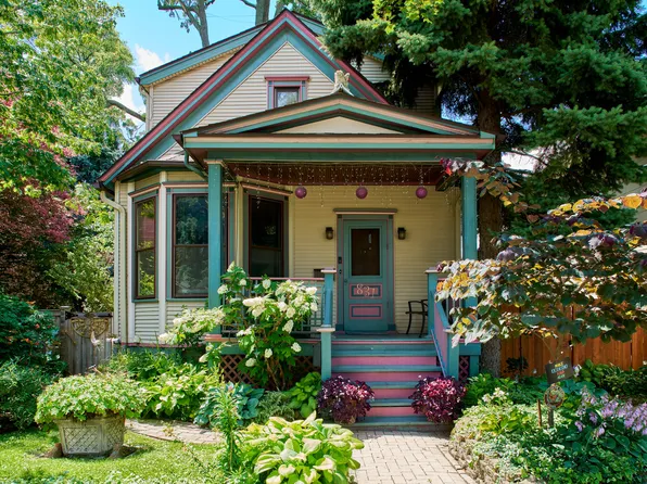 831 Circle Ave, Forest Park, IL 60130