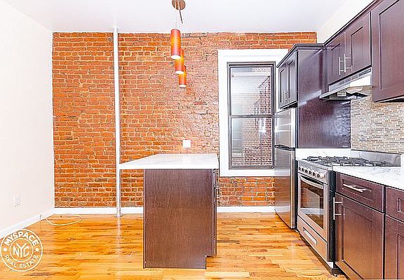 3rd image of 291 Crown St APT A4