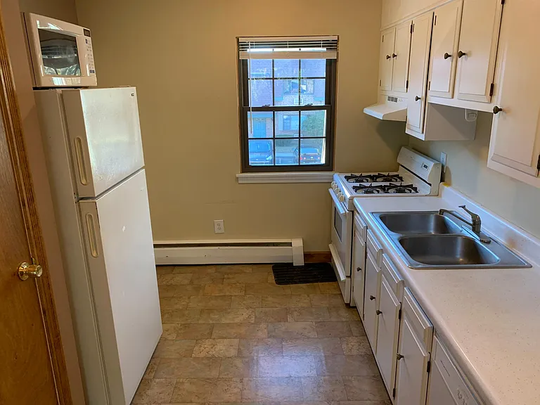 549 Russell Rd #4D — Photo 5
