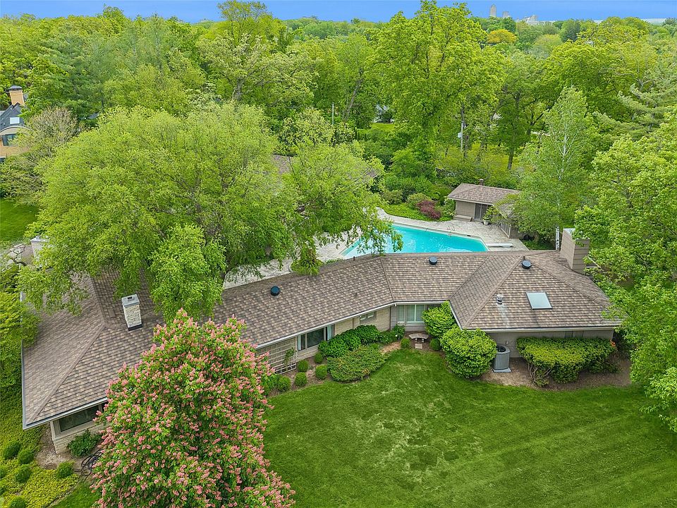 1st image of 465 Foster Dr