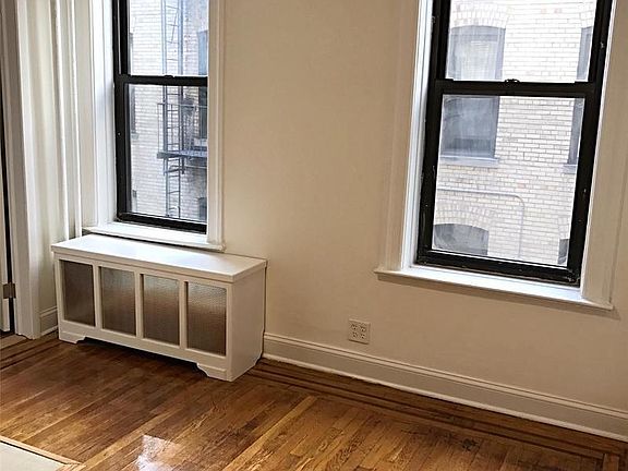 3rd image of 2523 31st Ave APT B21
