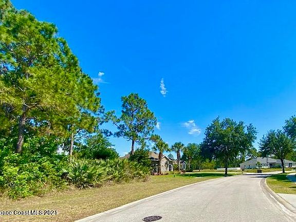 4th image of 2161 SE Windbrook Dr