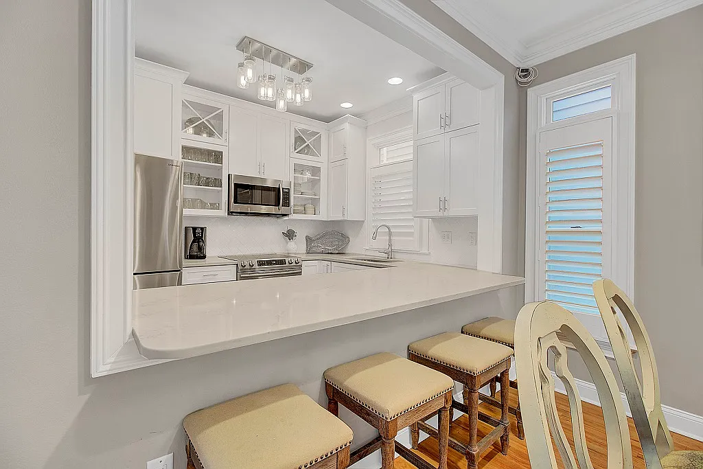 4 bed, 1860 sqft, $9,000 — Photo 4