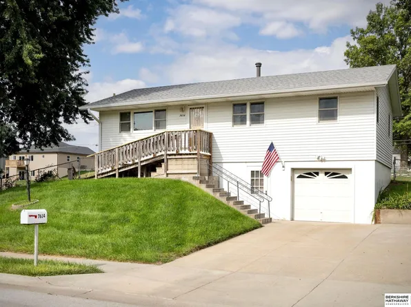 7614 Chandler Acres Dr, Bellevue, NE 68147