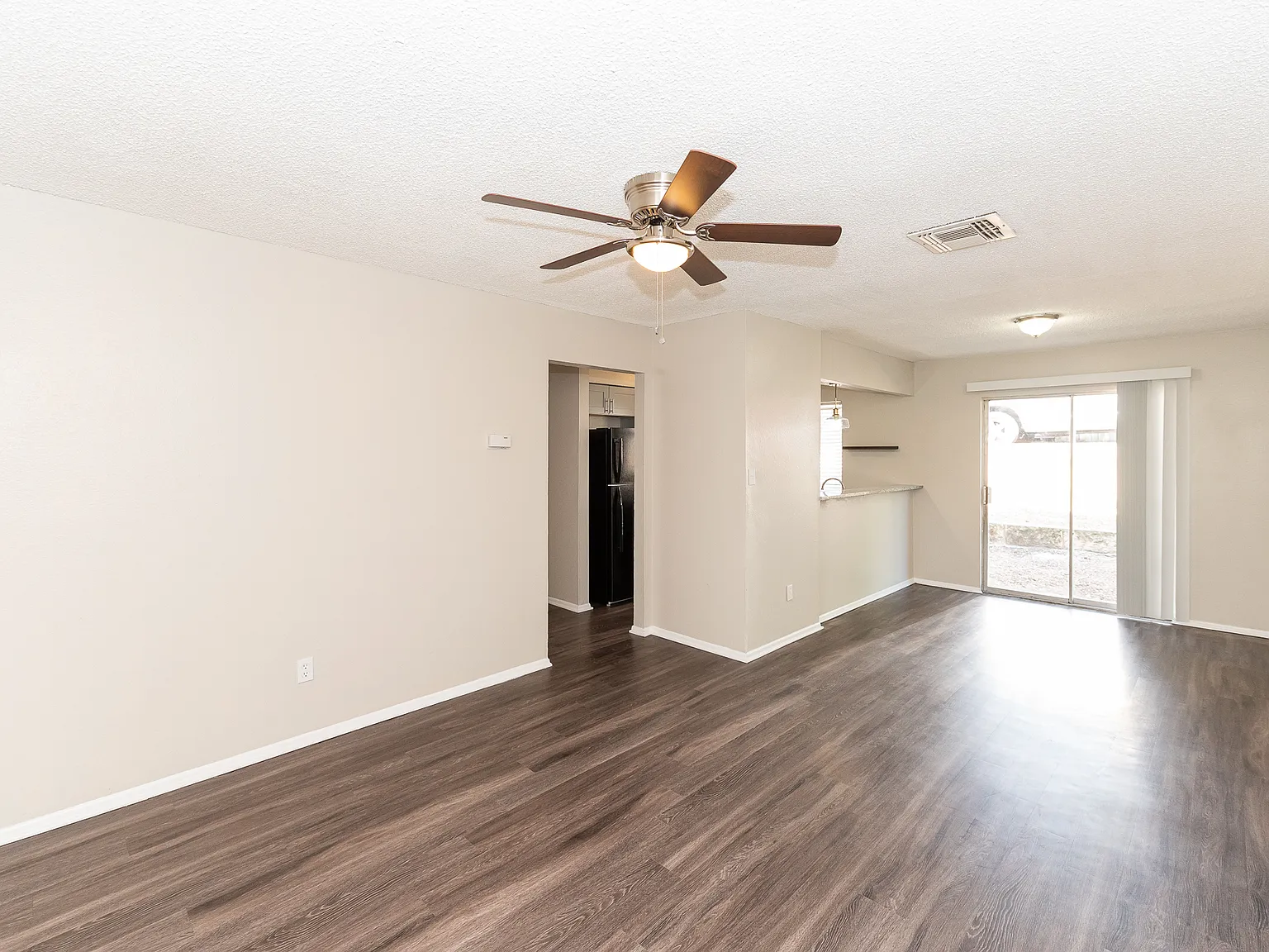 400 Rosewood apartments — Photo 3