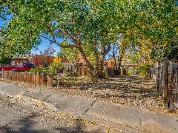 114 Bob St, Santa Fe, NM 87501