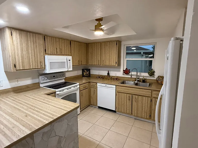 912 SE 13th St #3 — Photo 21