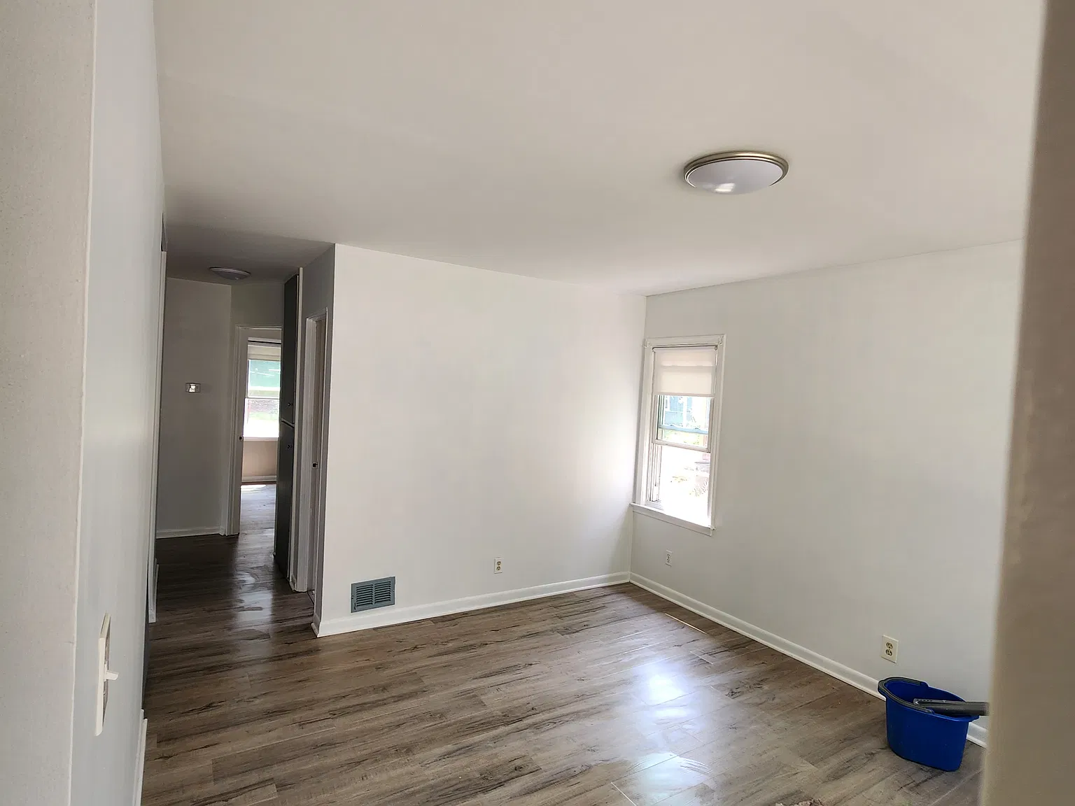 3 bed, 850 sqft, $1,800 — Photo 2
