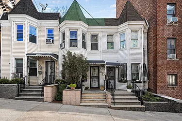 1226 Shakespeare Avenue