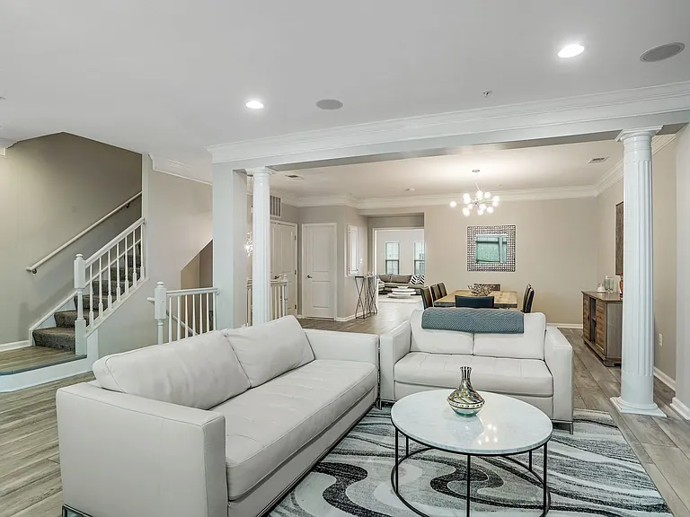 358 Urban Ave #358 — Photo 13