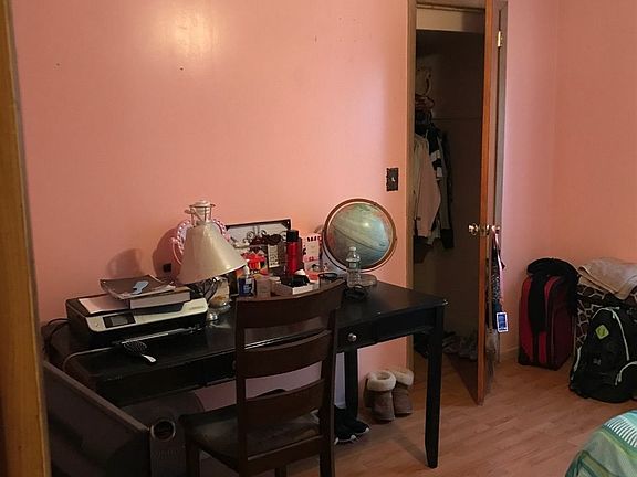 5th image of 67 Rossmore Pl