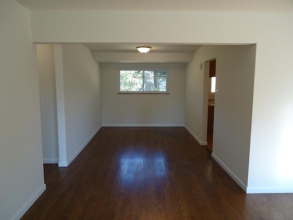 4th image of 319 Charing Ln