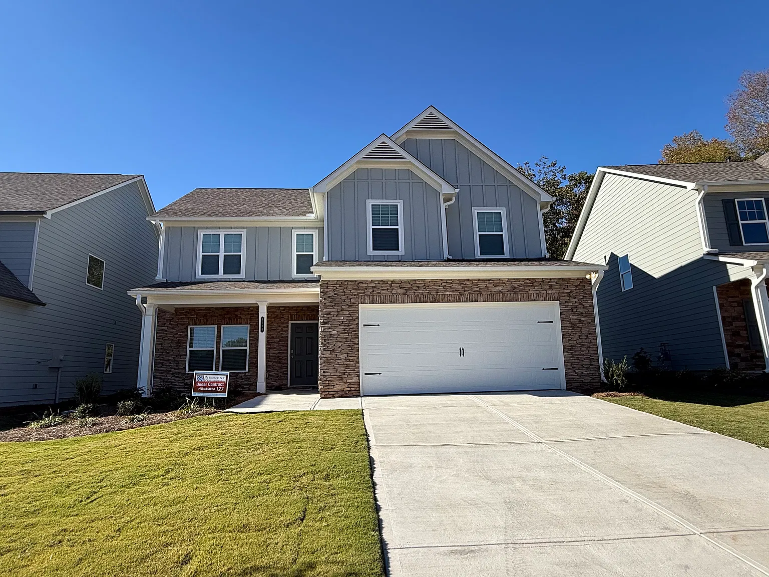 4 bed, 2.5 bath, 2024 sqft, $2,500 — Photo 1