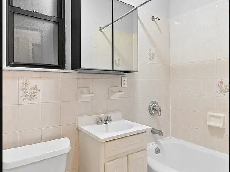 796 9th Ave #5 — Photo 8