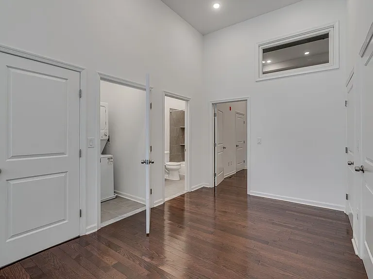 2737 Cambridge St — Photo 14