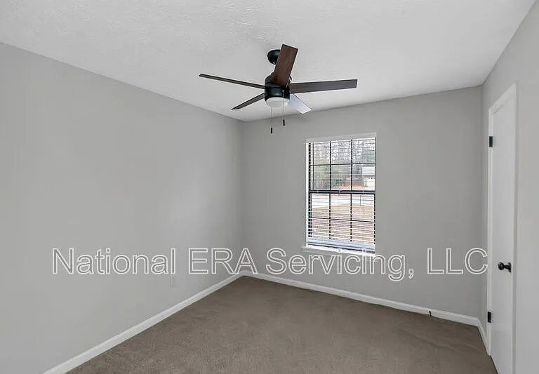 321 Summerwood Ln — Photo 11