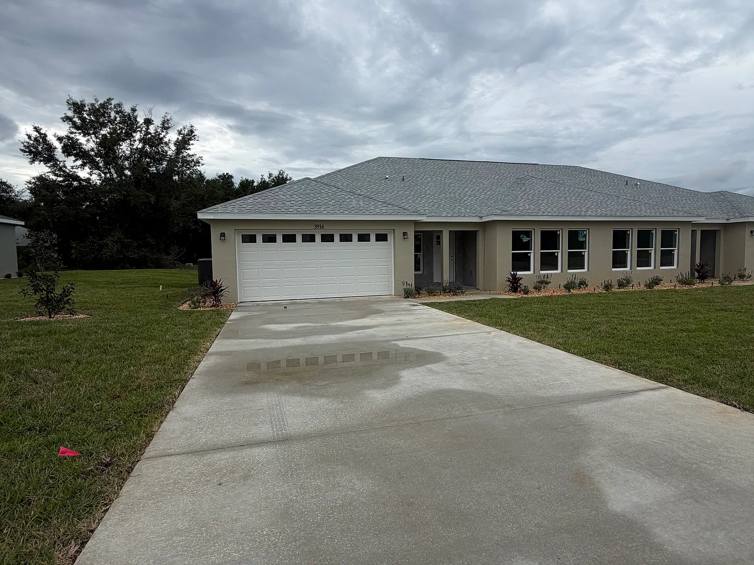 4 bed, $2,700 — Photo 1