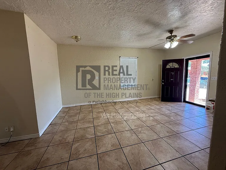 1314 NW 10th Ave — Photo 3