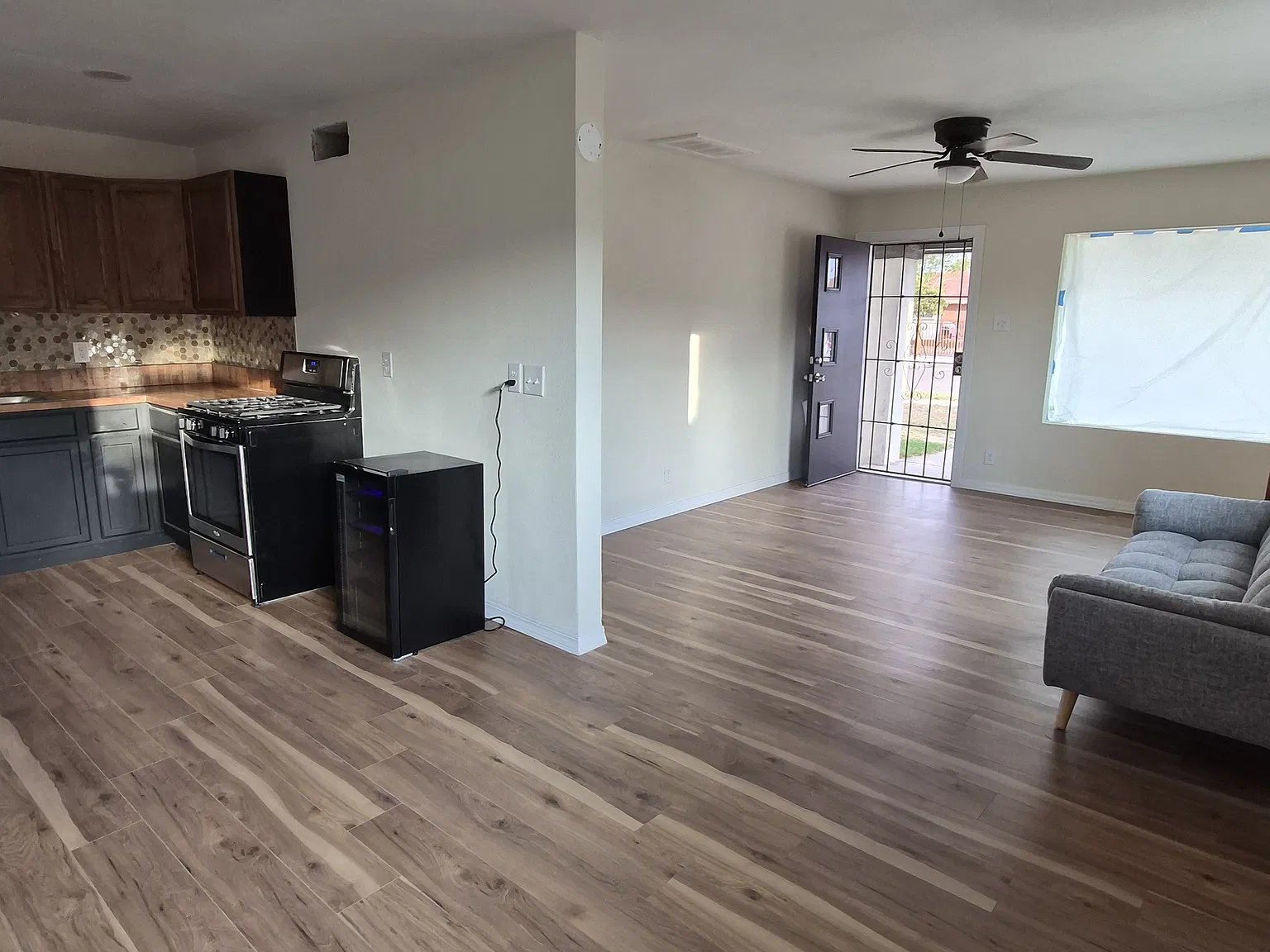 3 bed, 1000 sqft, $1,400 — Photo 3