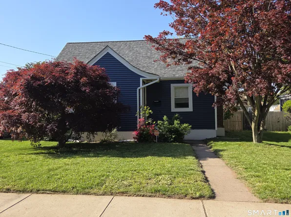 33 Linnmore Drive, Manchester, CT 06040