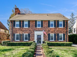 77 Moran Rd, Grosse Pointe Farms, MI 48236