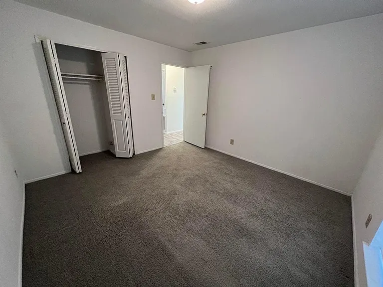 Pinewood Townhomes — Photo 18