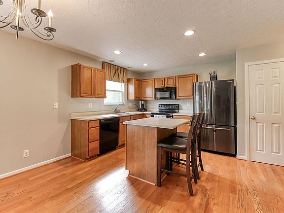 3rd image of 7600 Falls Creek Way