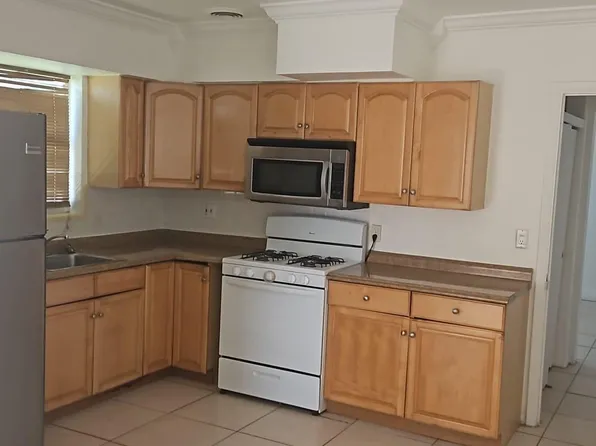 2438 Thomas St, Hollywood, FL 33020