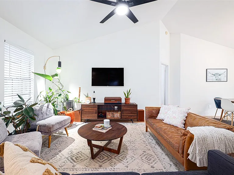 8812 United Kingdom Dr — Photo 6