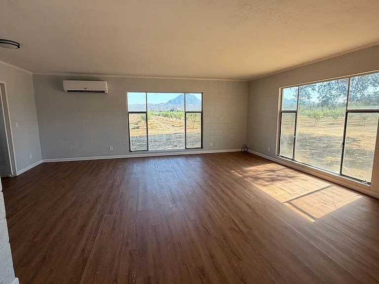 10811 Powell Rd — Photo 12