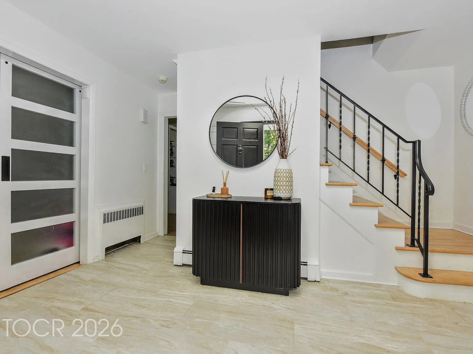 5 bed, 2.5 bath, $7,600 — Photo 2