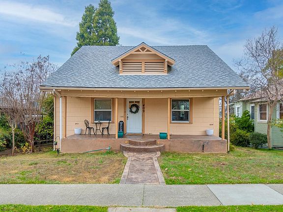 2nd image of 409 Coronado Ave