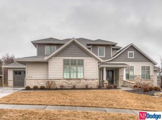 21118 Cedar St, Elkhorn, NE 68022