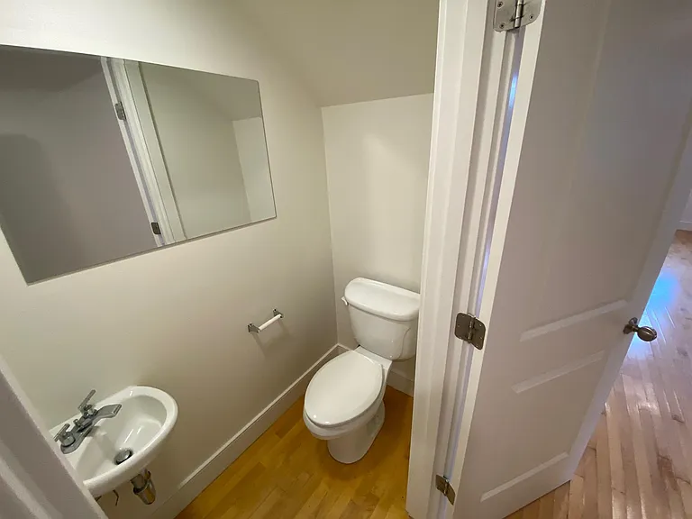 113 2nd St #Penthouse 01 — Photo 10