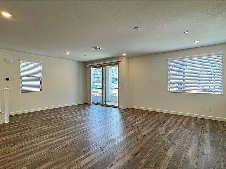 1429 Whistling Kite St — Photo 10