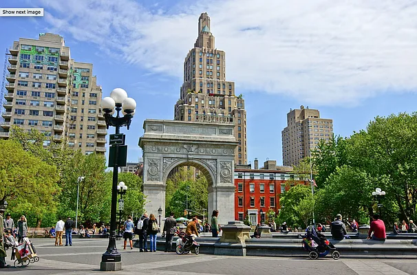 Rented by Compass | media 23