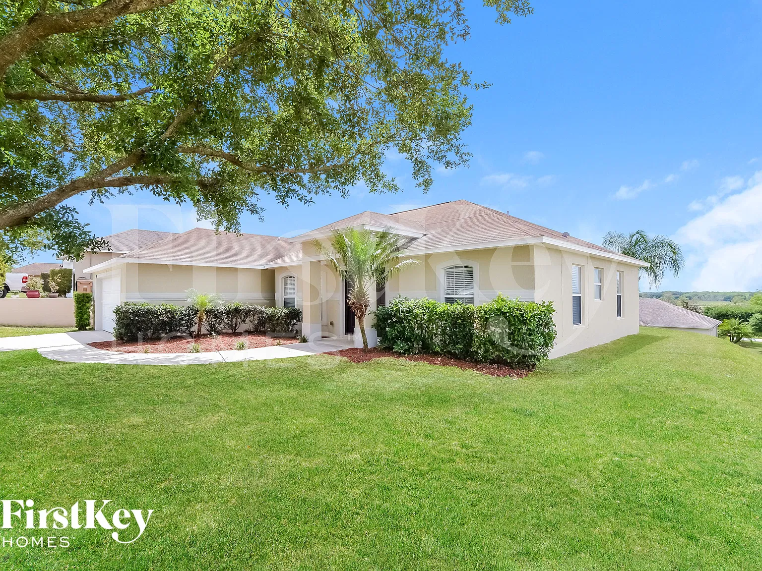 3 bed, 2.0 bath, 1742 sqft, $2,435 — Photo 2