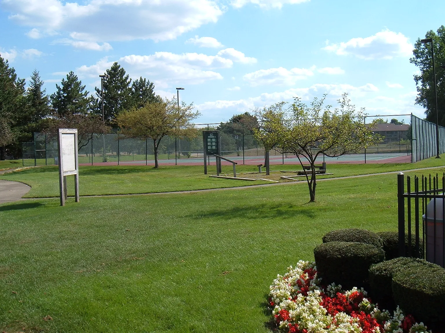 Green Hill Apartments — Photo 3