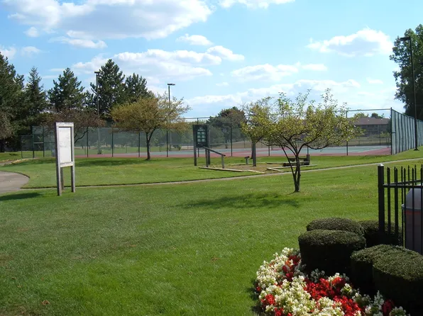 Green Hill Apartments