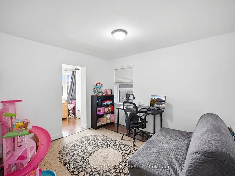 2000 Dufferin St #1 — Photo 25