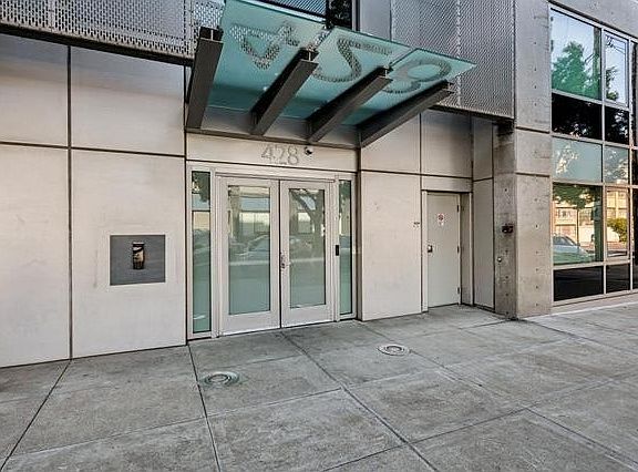 3rd image of 428 Alice St #53