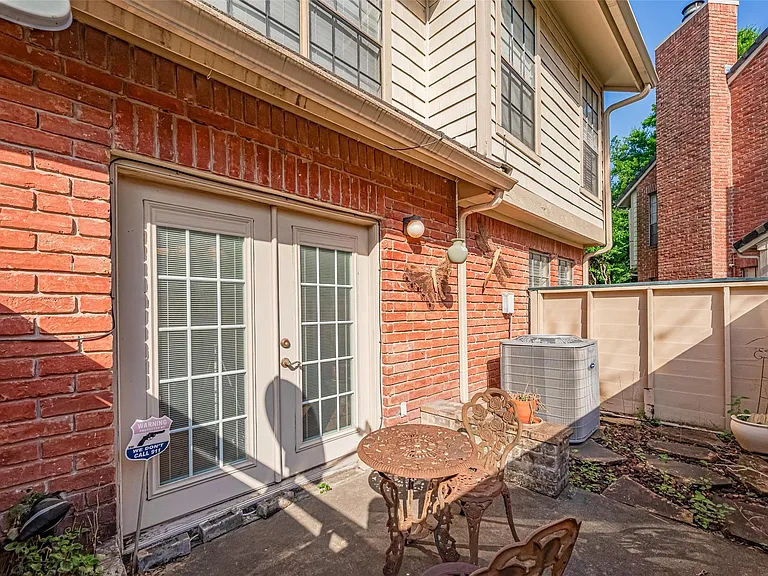 2211 S Kirkwood Rd #19 — Photo 33