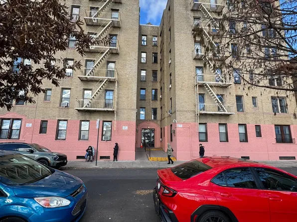 313 Brightwater Court image 1 of 5