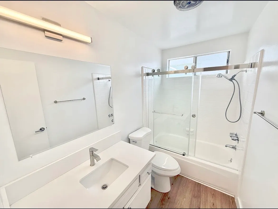 Studio, 650 sqft, $1,900 — Photo 1