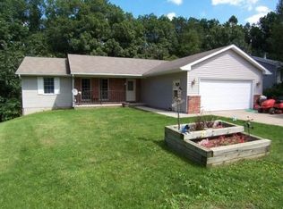 28 Brandy Ln, Mackinaw, IL