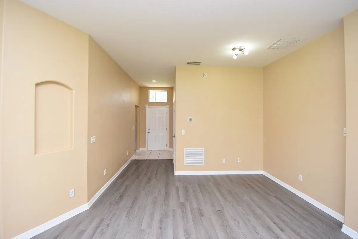 Building Photo - 5 Rambling Ln
