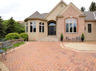 655 Anthony Ct, Delafield, WI 53018