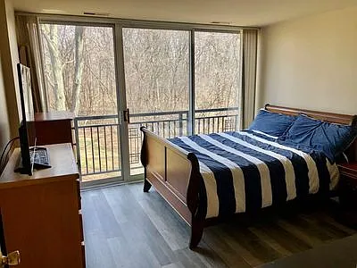1833 Four Lakes Ave #2M — Photo 10