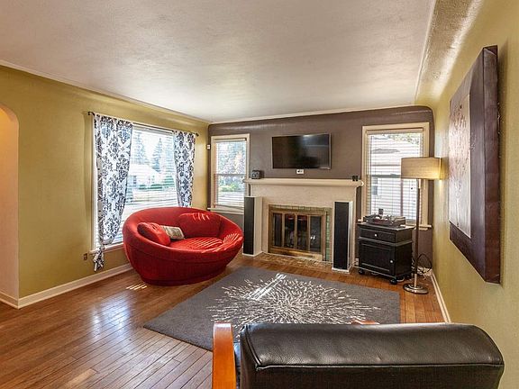 2nd image of 2722 W Lacrosse Ave